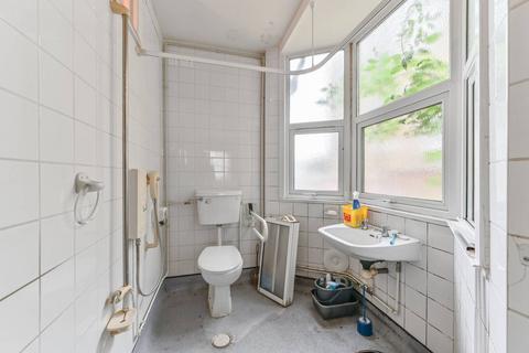 18 Heathview Road, Thornton Heath, CR7 7PL