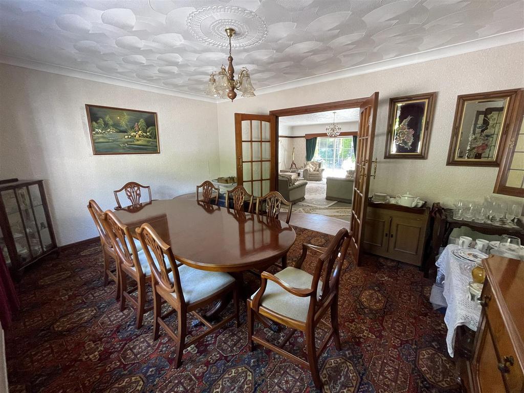 Dining Room: