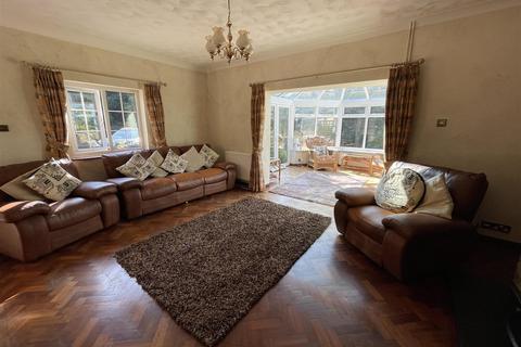 4 bedroom detached bungalow for sale, Furnace, Llanelli