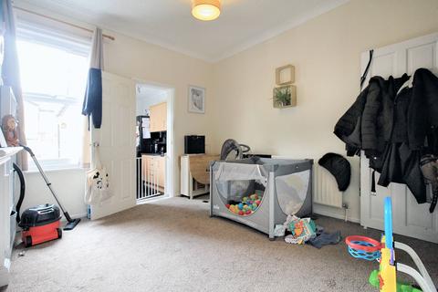 2 bedroom terraced house to rent, Shipstone Road, Norwich NR3