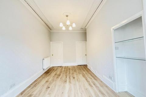 2 bedroom flat to rent, Kilmarnock Road, Shawlands, Glasgow, G41