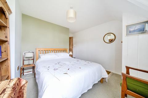 4 Litchfield Way, Guildford, GU2 7QL