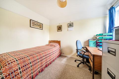 4 Litchfield Way, Guildford, GU2 7QL