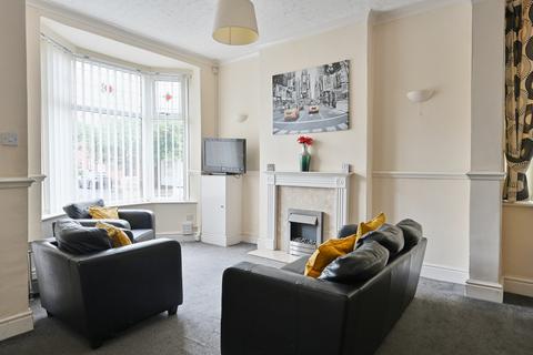 4 bedroom flat for sale, Waterloo Road, Ashton-on-Ribble PR2