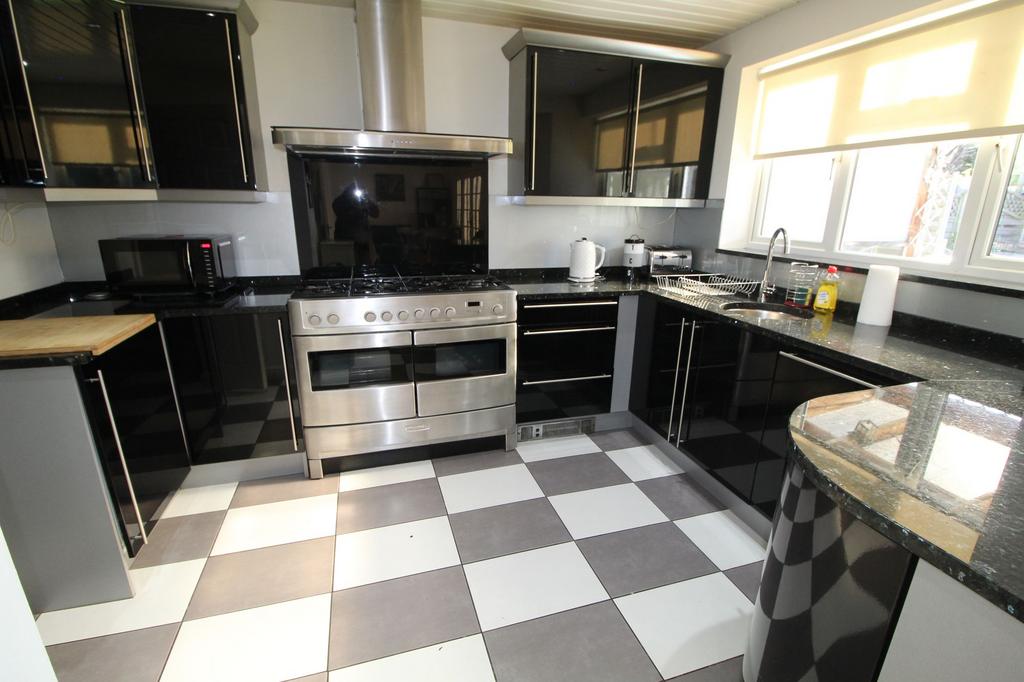 Plessey Road, Blyth, NE24 3 bed semidetached house for sale £215,000