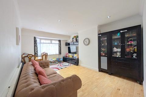101 The Vale, Feltham, TW14 0JY