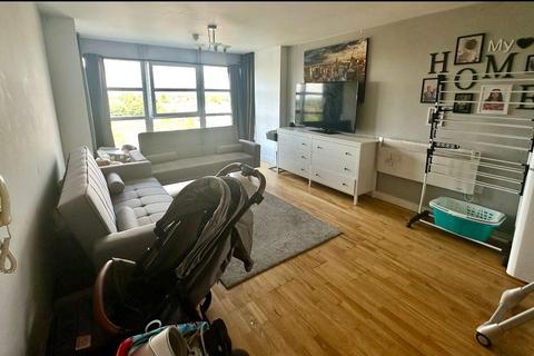 2 bedroom flat for sale, Spindletree Avenue , Manchester M9