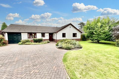 3 bedroom detached house for sale, Calveley Close, Yarnfield, ST15