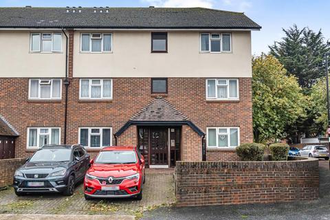 1 bedroom flat for sale, Sedgehill Road, London, SE6 3QS