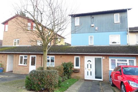 4 bedroom terraced house to rent, Arbrook Avenue, Milton Keynes MK13