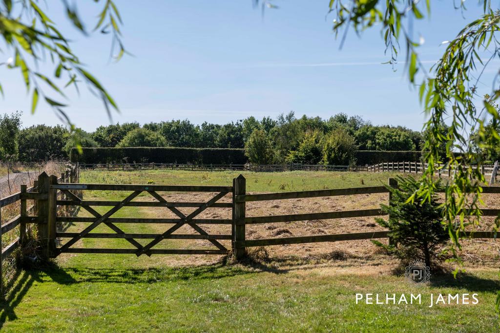 Paddock, Armley Barn, Hambleton