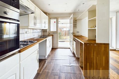 25 Tunnmeade, Ifield, Crawley, RH11 0QR