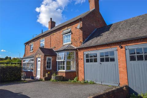 3 bedroom detached house to rent, The Ropewalk, Southwell, Nottinghamshire, NG25