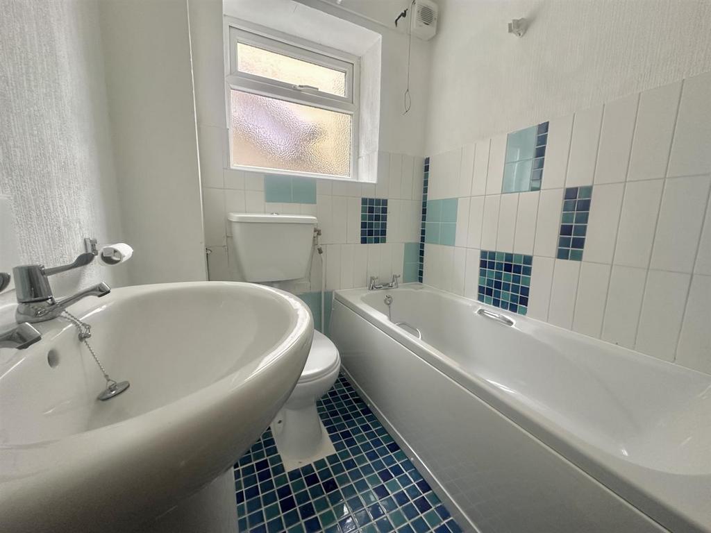 BATHROOM PACKINGTON HILL.jpg