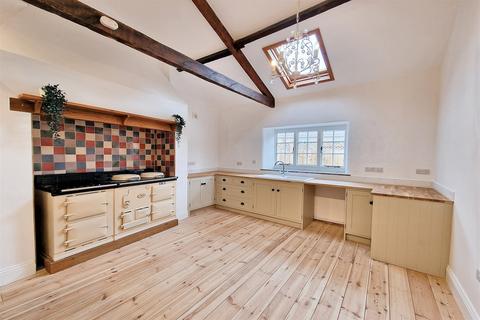 2 bedroom flat for sale, Bridport Town Centre