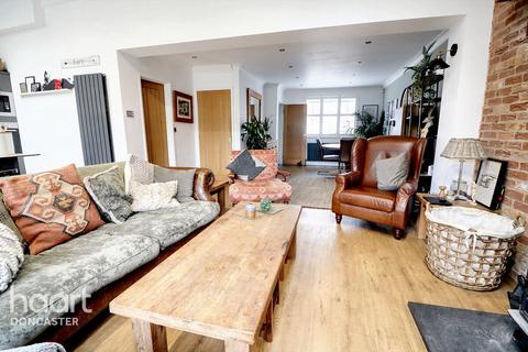 24 Fourth Avenue, Woodlands, Doncaster, DN6 7QA