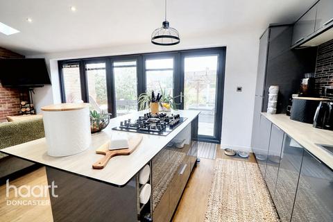 24 Fourth Avenue, Woodlands, Doncaster, DN6 7QA