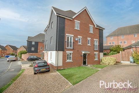 3 bedroom semi-detached house for sale, Guillemot Close, Stowmarket IP14