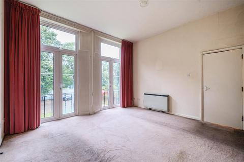 1 bedroom apartment for sale, Surbiton Hill Park, Surbiton