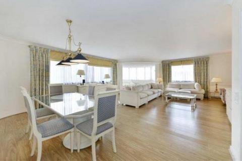 3 bedroom apartment to rent, Queens Terrace, St John's Wood, NW8