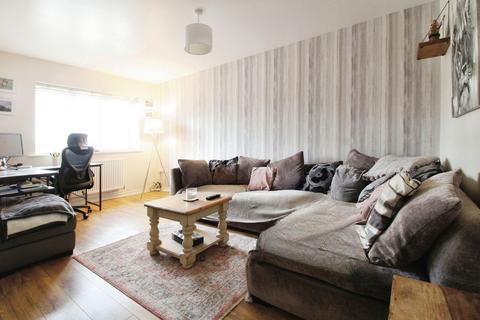 4 Cricketers Close, Royal Wootton Bassett, Swindon, SN4 8JD