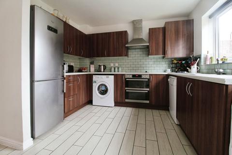 4 Cricketers Close, Royal Wootton Bassett, Swindon, SN4 8JD