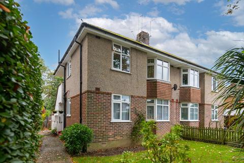 43a Kingsley Grove, Reigate, RH2 8DU