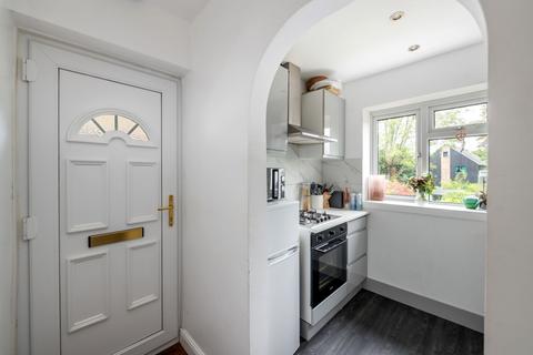 43a Kingsley Grove, Reigate, RH2 8DU