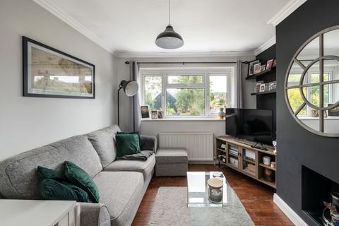 43a Kingsley Grove, Reigate, RH2 8DU