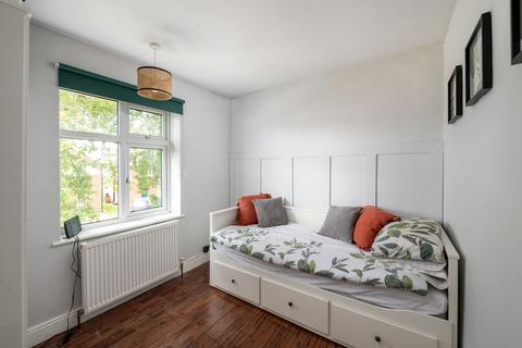 43a Kingsley Grove, Reigate, RH2 8DU
