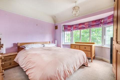 88 Cardinal Avenue, Kingston Upon Thames, KT2 5SA