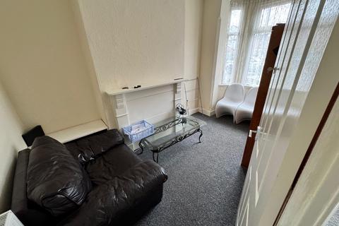 3 bedroom terraced house to rent, Marlborough Road, Coventry CV2