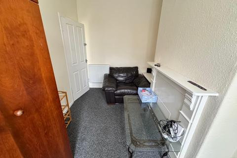 3 bedroom terraced house to rent, Marlborough Road, Coventry CV2