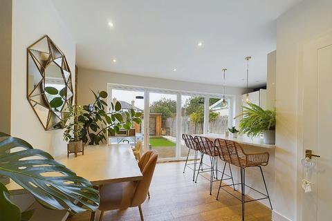 3 Blackbrook Lane, Bromley, BR2 8AU