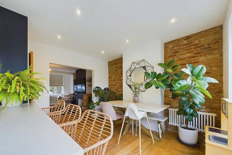 3 Blackbrook Lane, Bromley, BR2 8AU