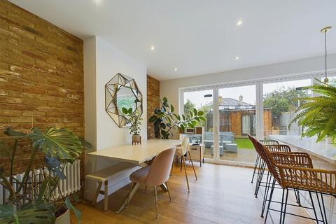 3 Blackbrook Lane, Bromley, BR2 8AU