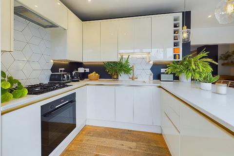 3 Blackbrook Lane, Bromley, BR2 8AU