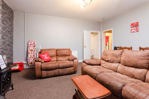 2 bedroom flat for sale, Houghton Road, Thurnscoe S63