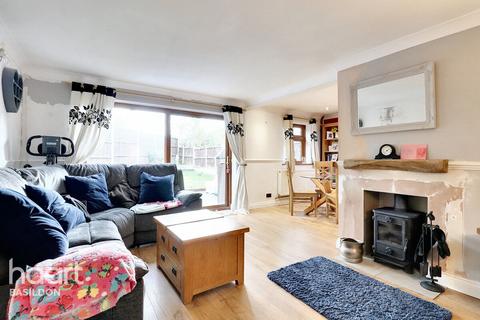 2 bedroom end of terrace house for sale, Whitmore Way, Basildon