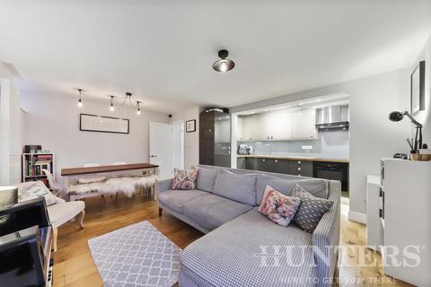 2 bedroom flat for sale, High Cross Road, London, N17