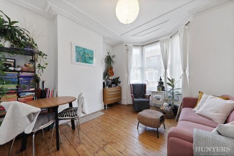 2 bedroom flat for sale, Ranelagh Road, London, N17