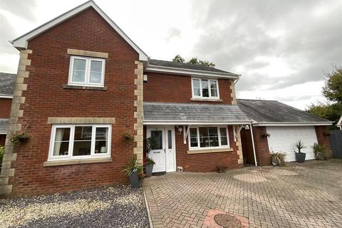 4 bedroom detached house for sale, Golwg Y Mynydd, Ammanford SA18