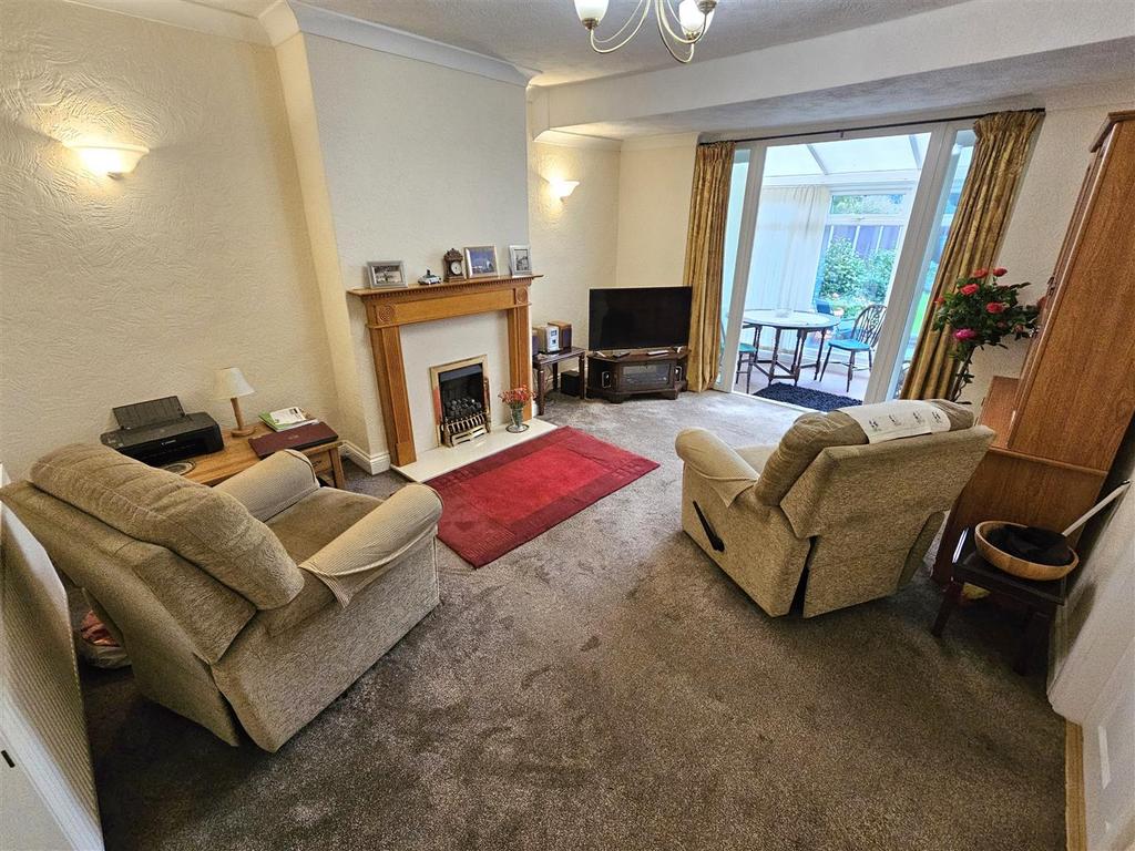 Living/Dining Room