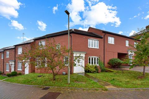 3 bedroom terraced house for sale, Lord Fielding Close, Banbury OX16