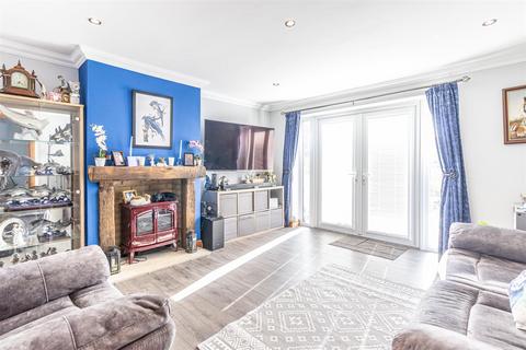 30 Cunningham Close, Shoeburyness, Southend-on-sea, SS3 9YP
