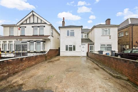 4 bedroom semi-detached house for sale, Wellington Road South, Hounslow TW4