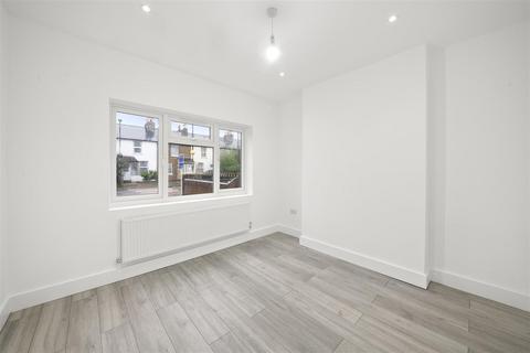 4 bedroom semi-detached house for sale, Wellington Road South, Hounslow TW4