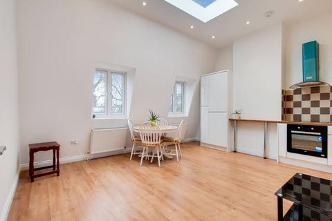 1 bedroom flat to rent, Chiswick High Road, Chiswick, London, W4