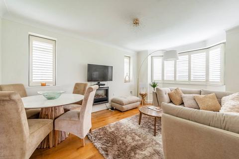 2 bedroom flat for sale, Beaufort Park, Hampstead Garden Suburb, London, NW11