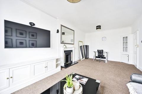 2 bedroom flat for sale, Parkview Court, Bishop's Park, London, SW6